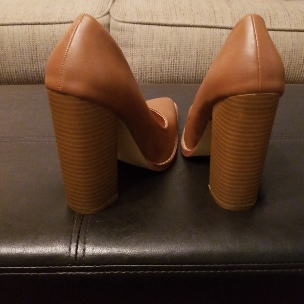 Pumps - Picture 3 of 3